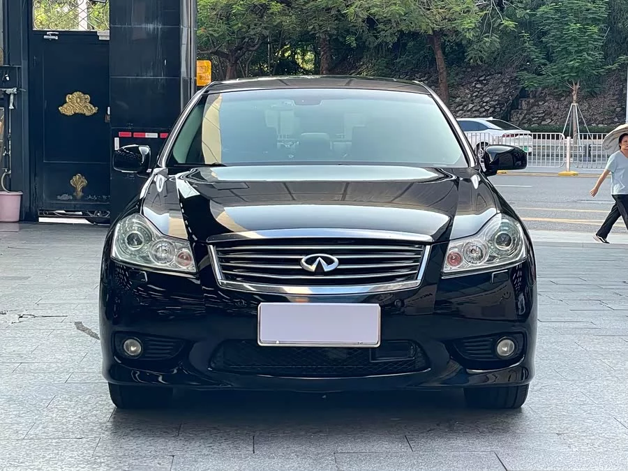 Infiniti M Series