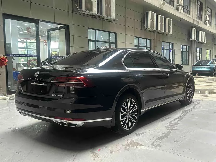 Volkswagen Phaeton / Phideon