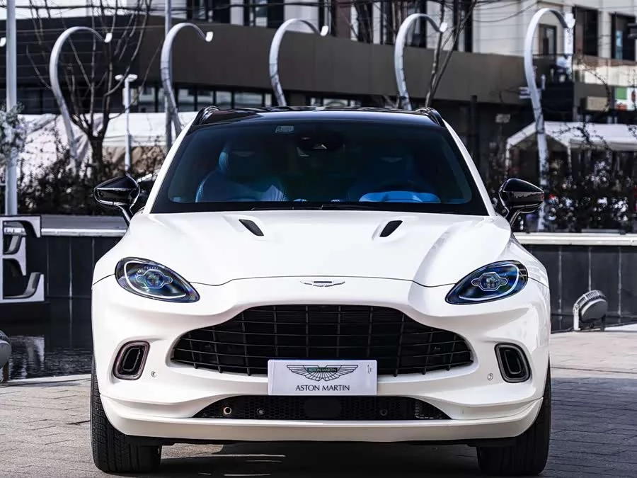 Aston Martin DBX