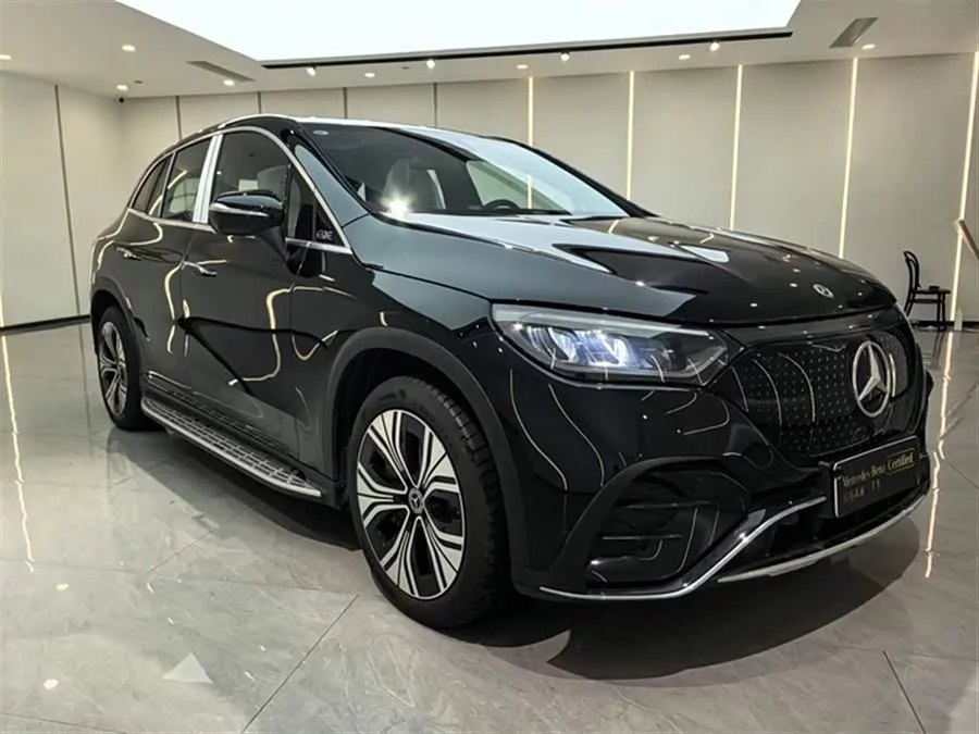 Mercedes Benz EQE SUV
