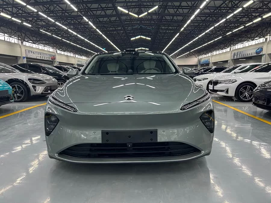 NIO ET7