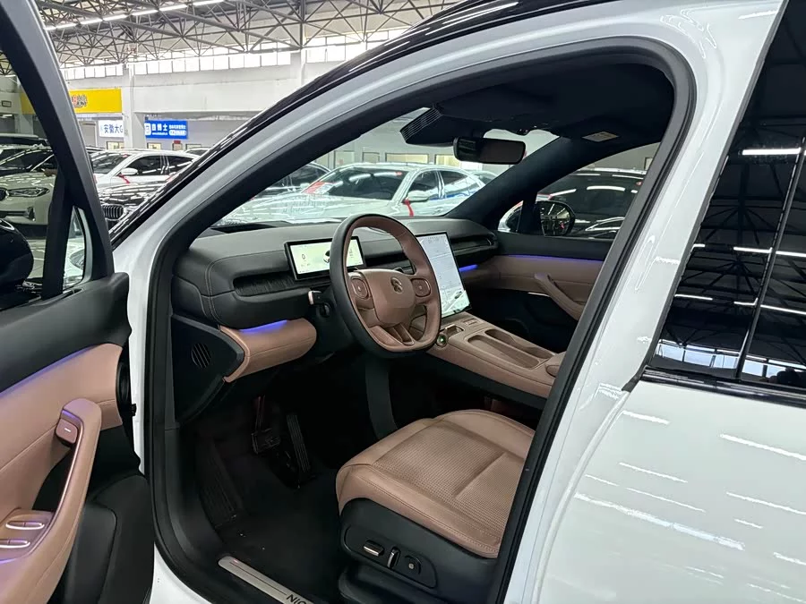 NIO ES6