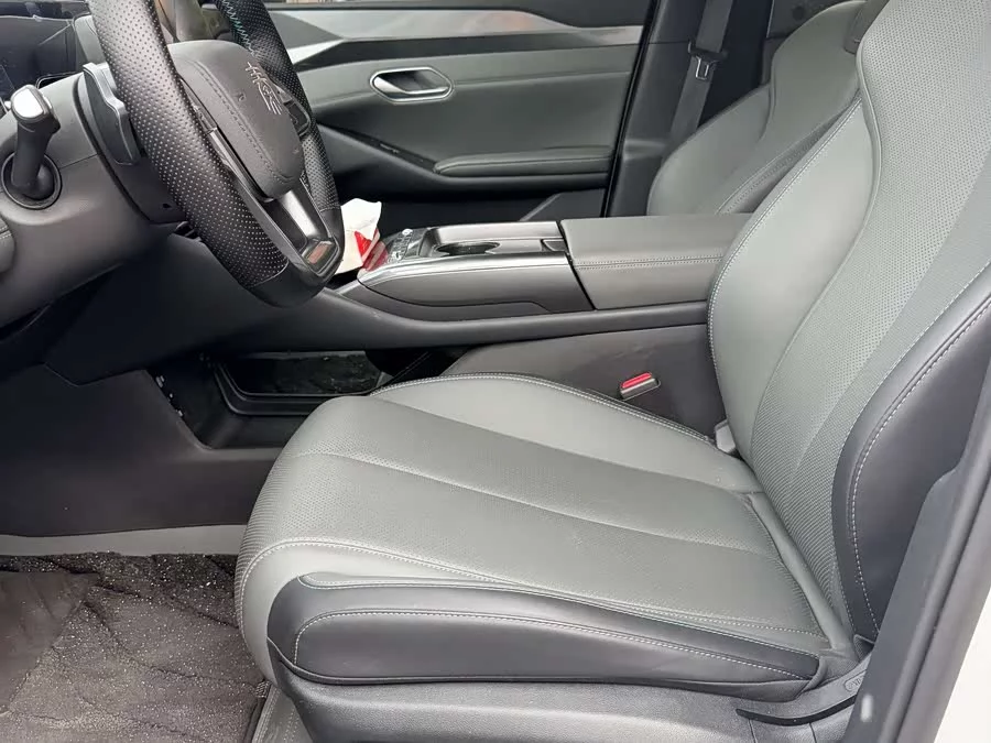 BYD Qin L