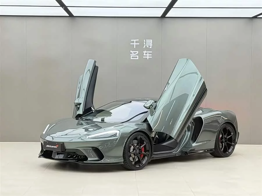 McLaren GT