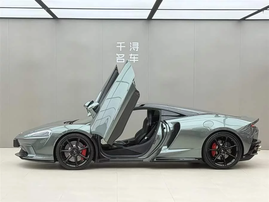 McLaren GT