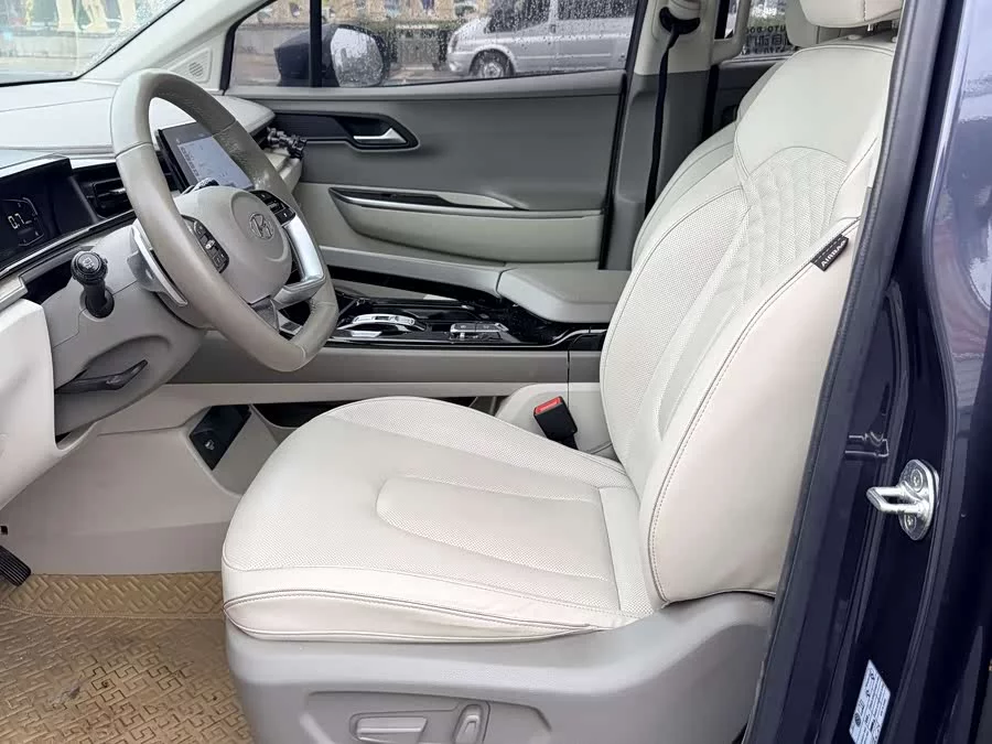 Hyundai Custo