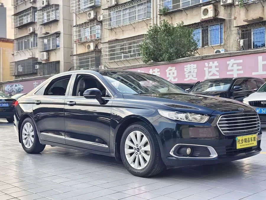 Ford Taurus