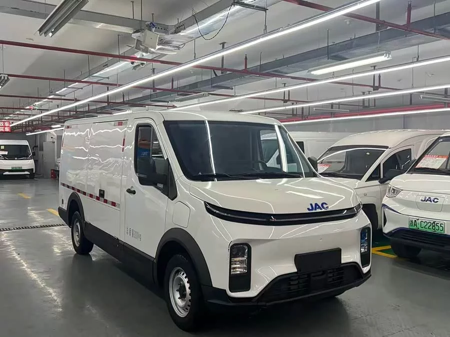 JAC Group Van Bolo