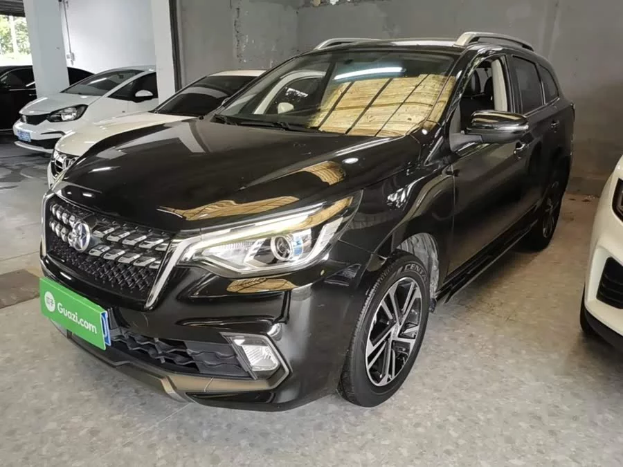 Venucia T70