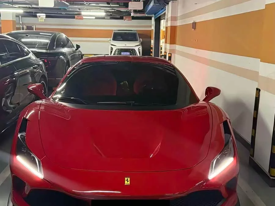 Ferrari F8