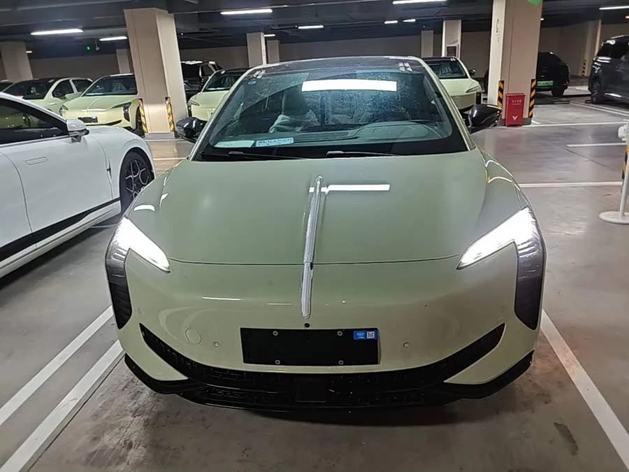 Hongqi EH7