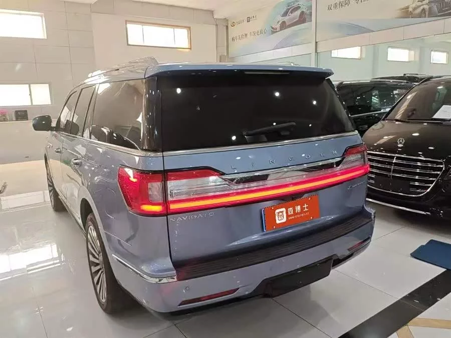 Lincoln Navigator
