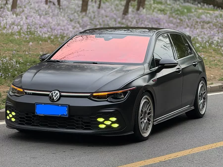 Volkswagen Golf GTI