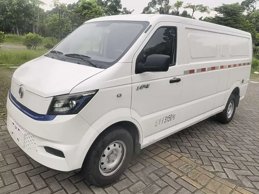 Dongfeng Yufeng EM27