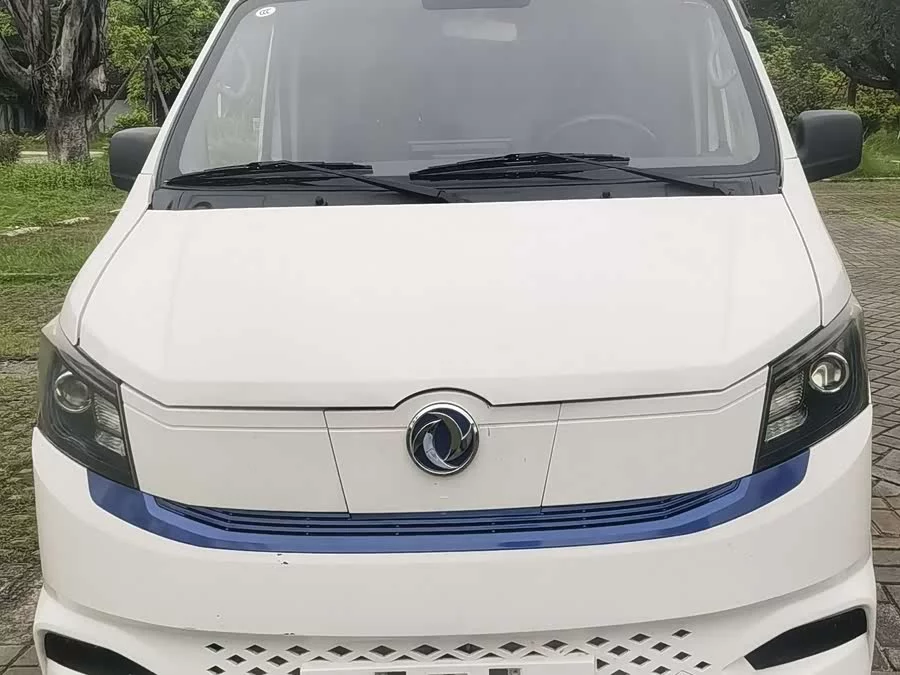 Dongfeng Yufeng EM27