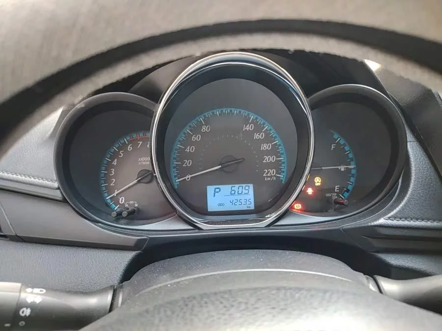 Toyota YARiS L