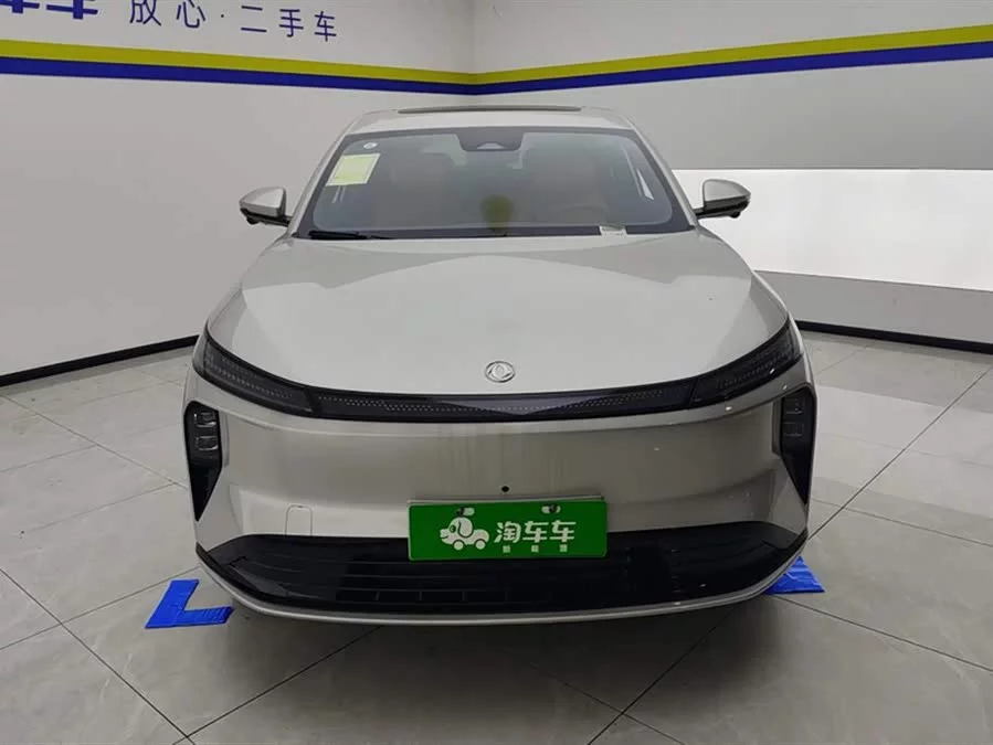 Dongfeng L8