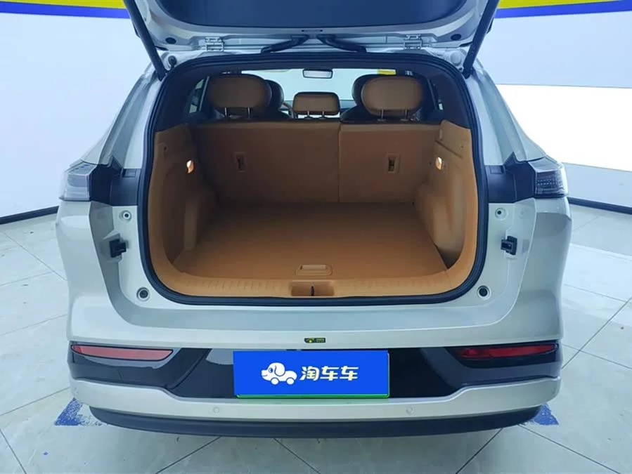 Dongfeng L8