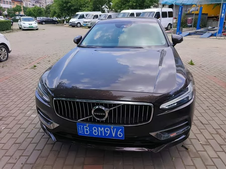 Volvo S90