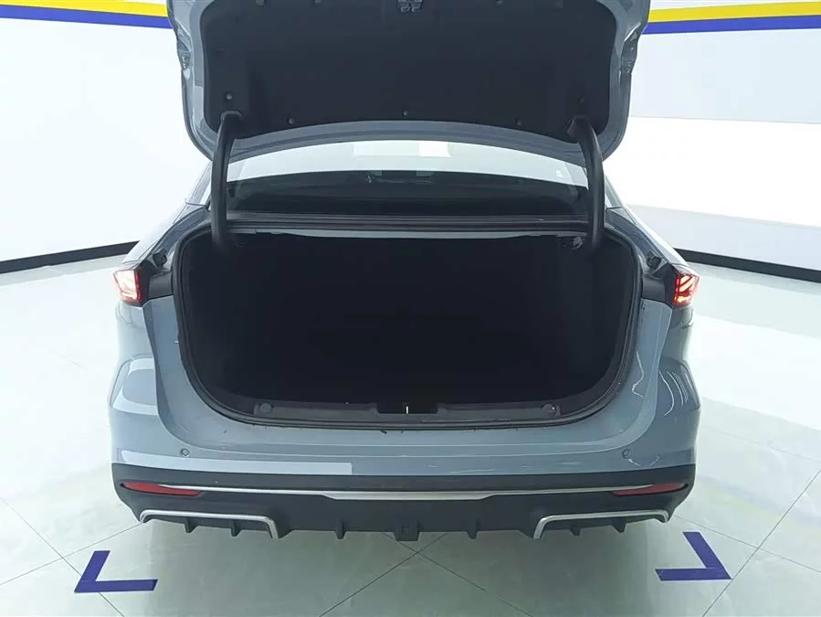 Geely Galaxy L6