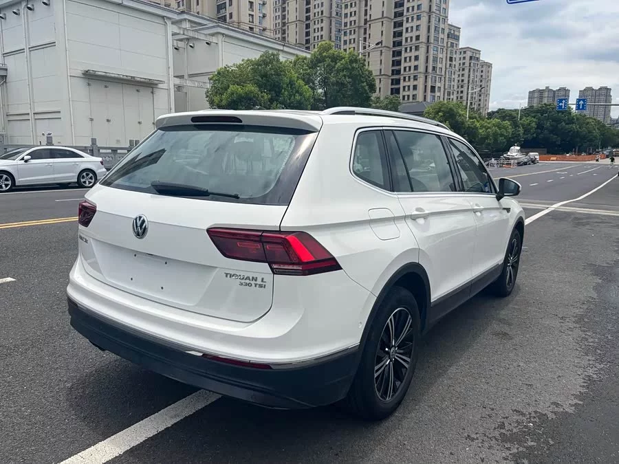 Volkswagen Tiguan L