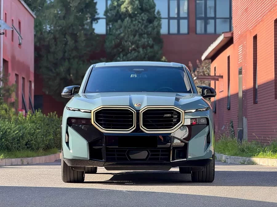 BMW XM