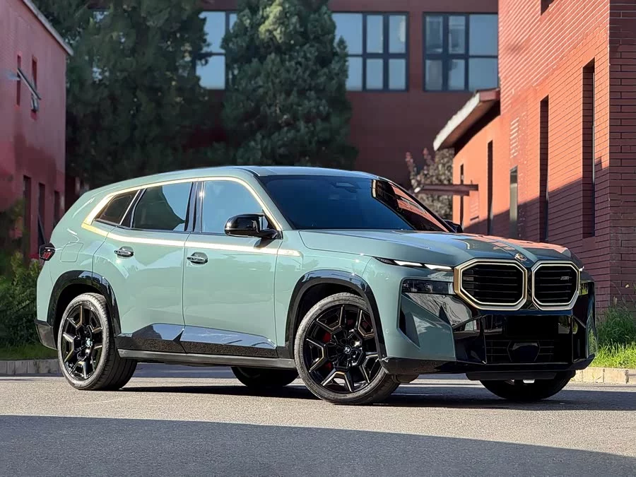 BMW XM