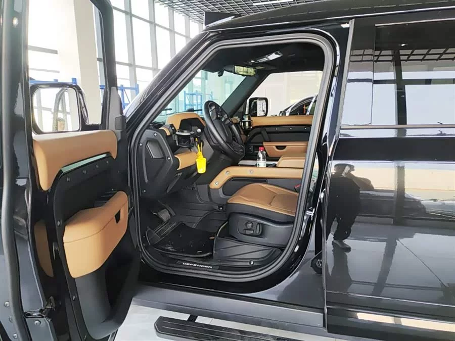 Land Rover guard