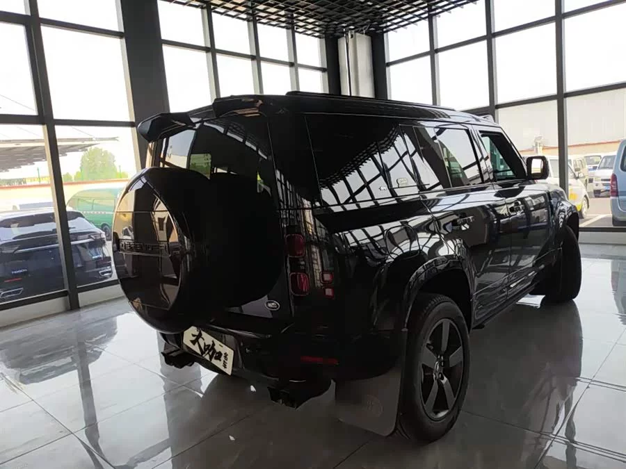 Land Rover guard