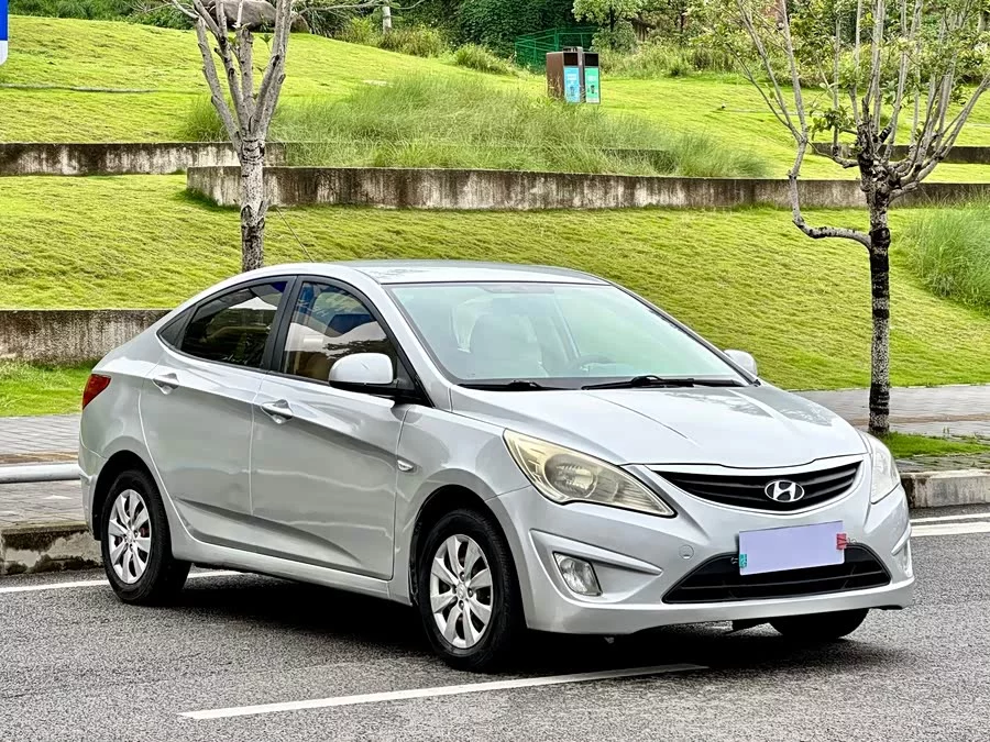 Hyundai Rena
