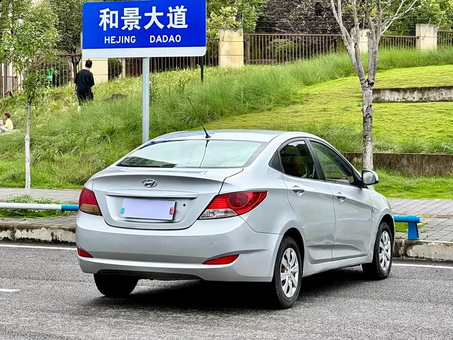 Hyundai Rena