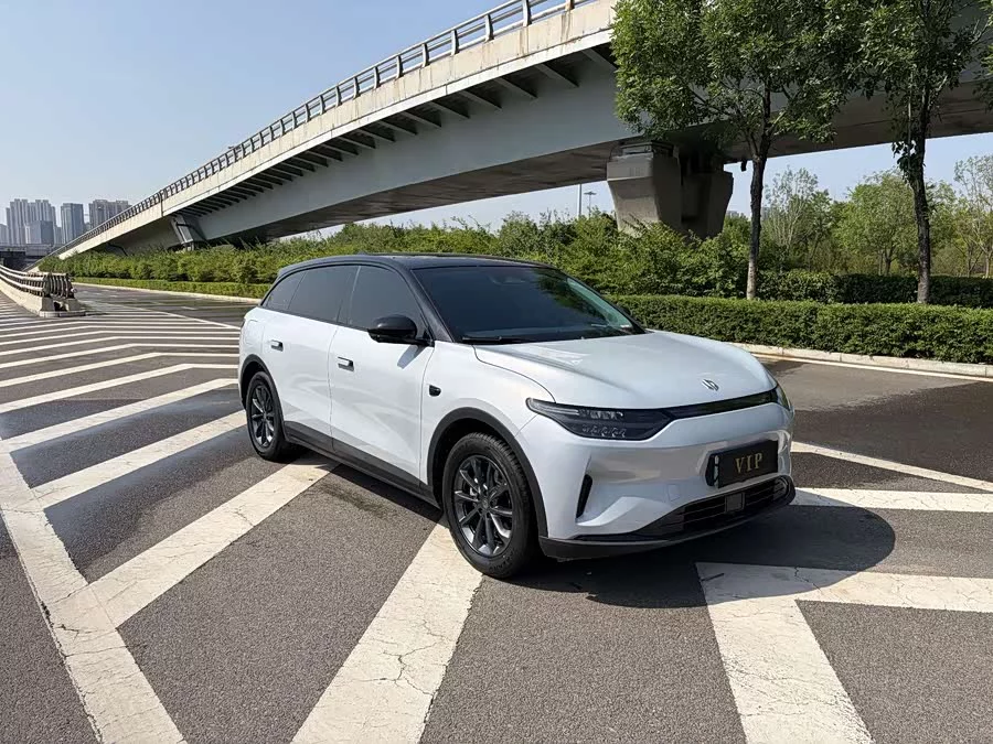 Leapmotor C11