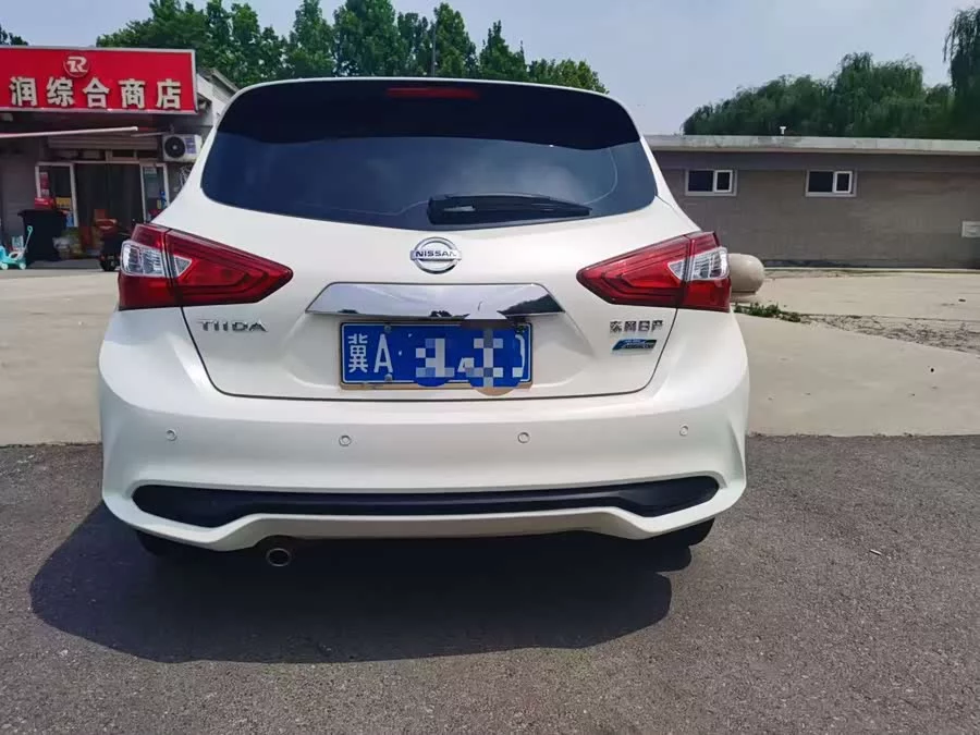 Nissan Tiida
