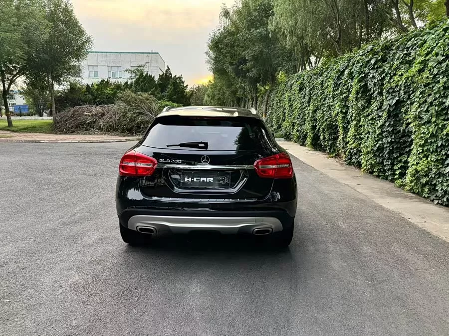 Mercedes Benz GLA
