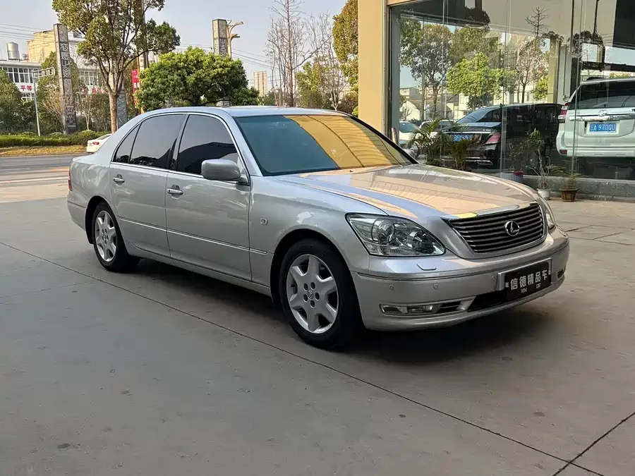 Lexus LS