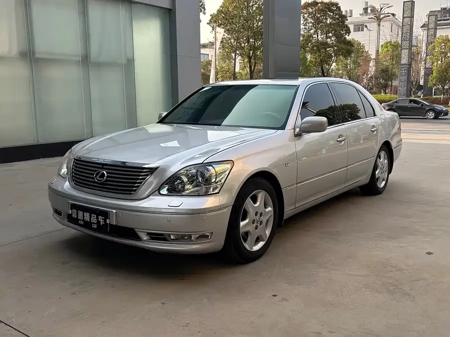 Lexus LS