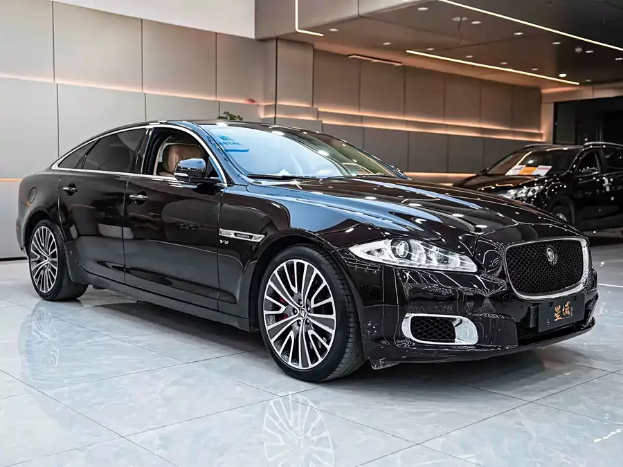 Jaguar XJ