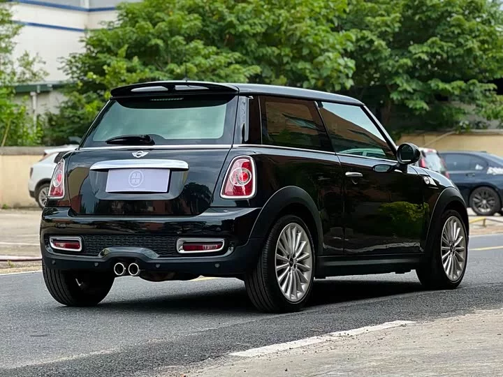 MINI 
