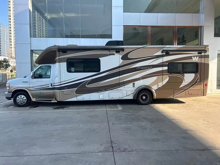 Ford E350
