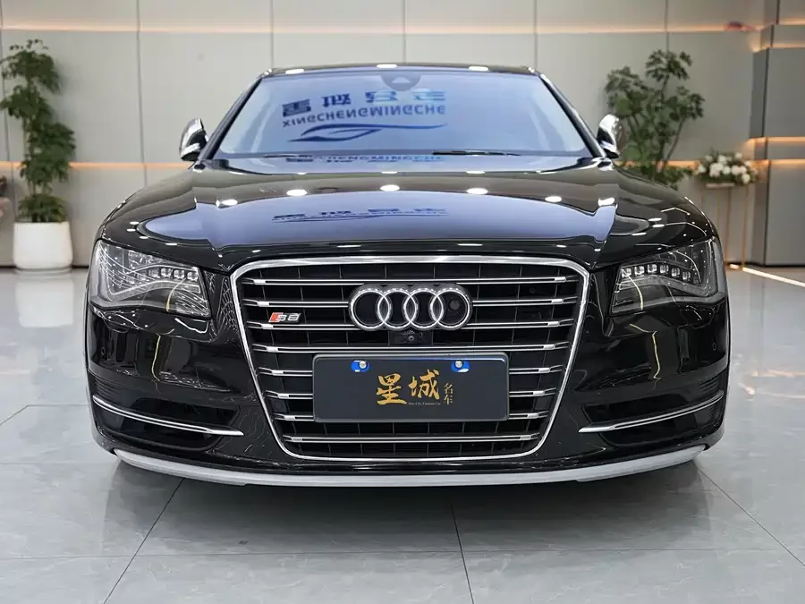 Audi S8