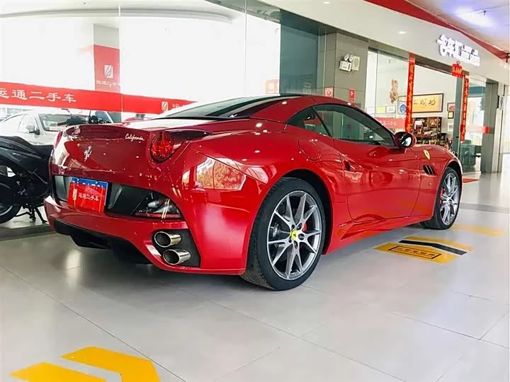 ferrari California T
