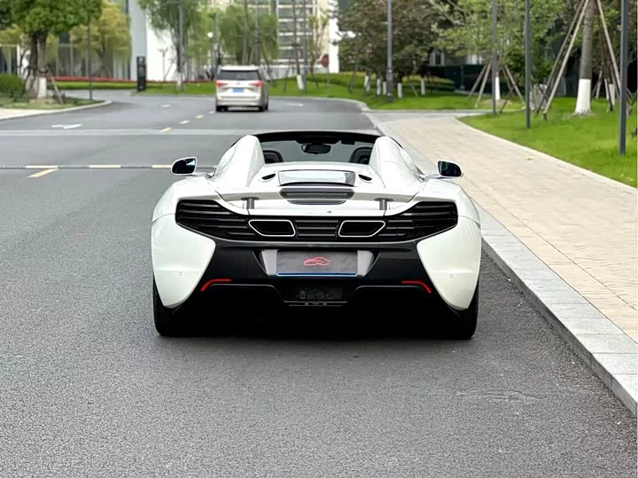 McLaren 625C