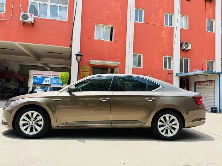 Skoda SuperB