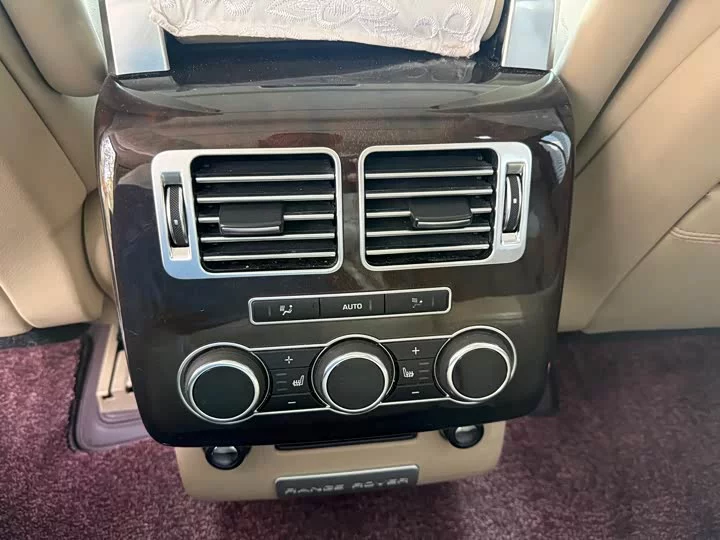 Land Rover range rover