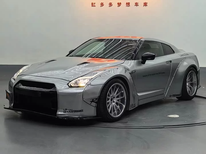 Nissan GT-R