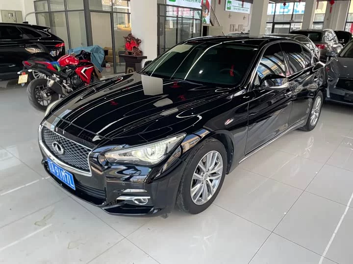 Infiniti Q50L