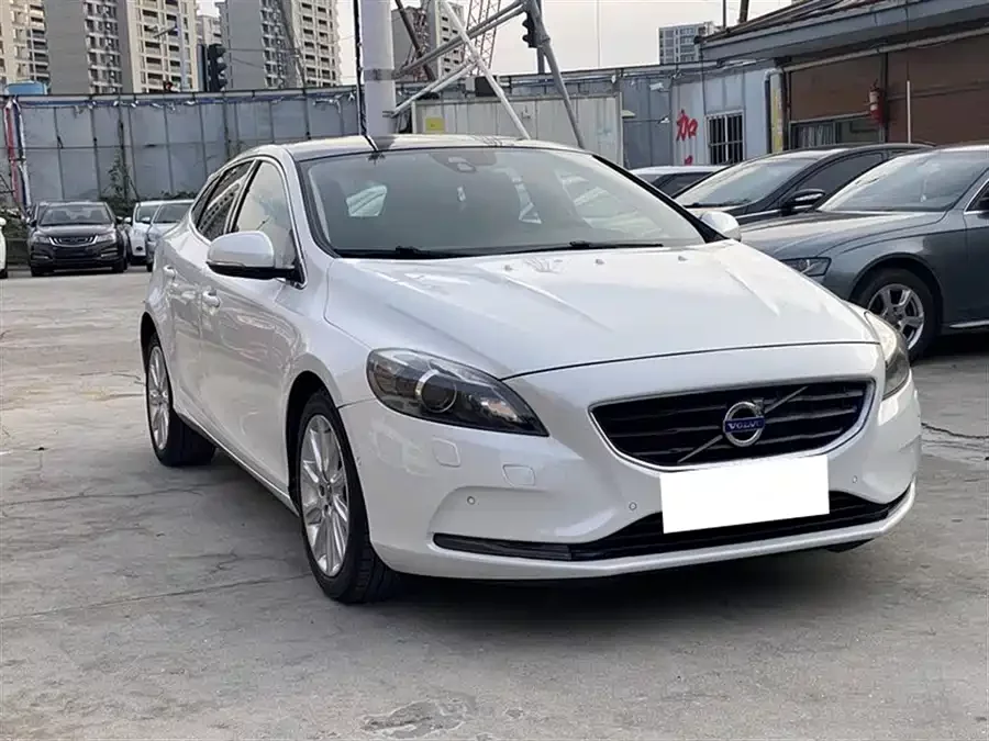 Volvo V40