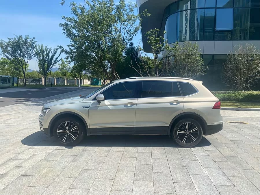 Volkswagen Tiguan L