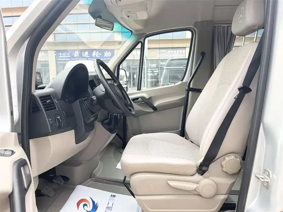 Mercedes Benz Sprinter