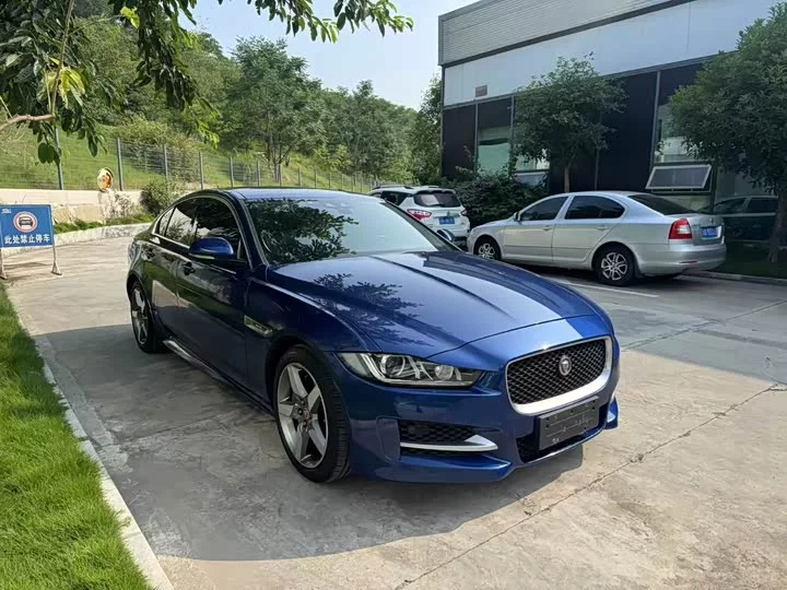 Jaguar XE
